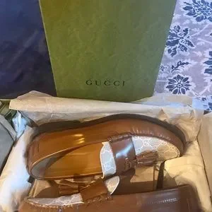 Gucci | Shoes | Gucci Italian Loafers Size 9 Brown Hand  display picture 3